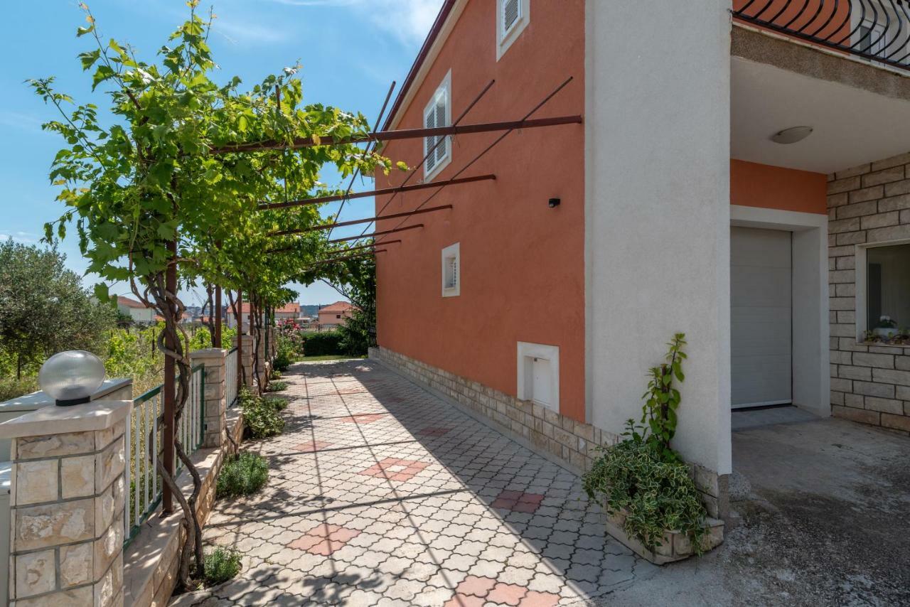 Marinella Apartment Трогир Екстериор снимка