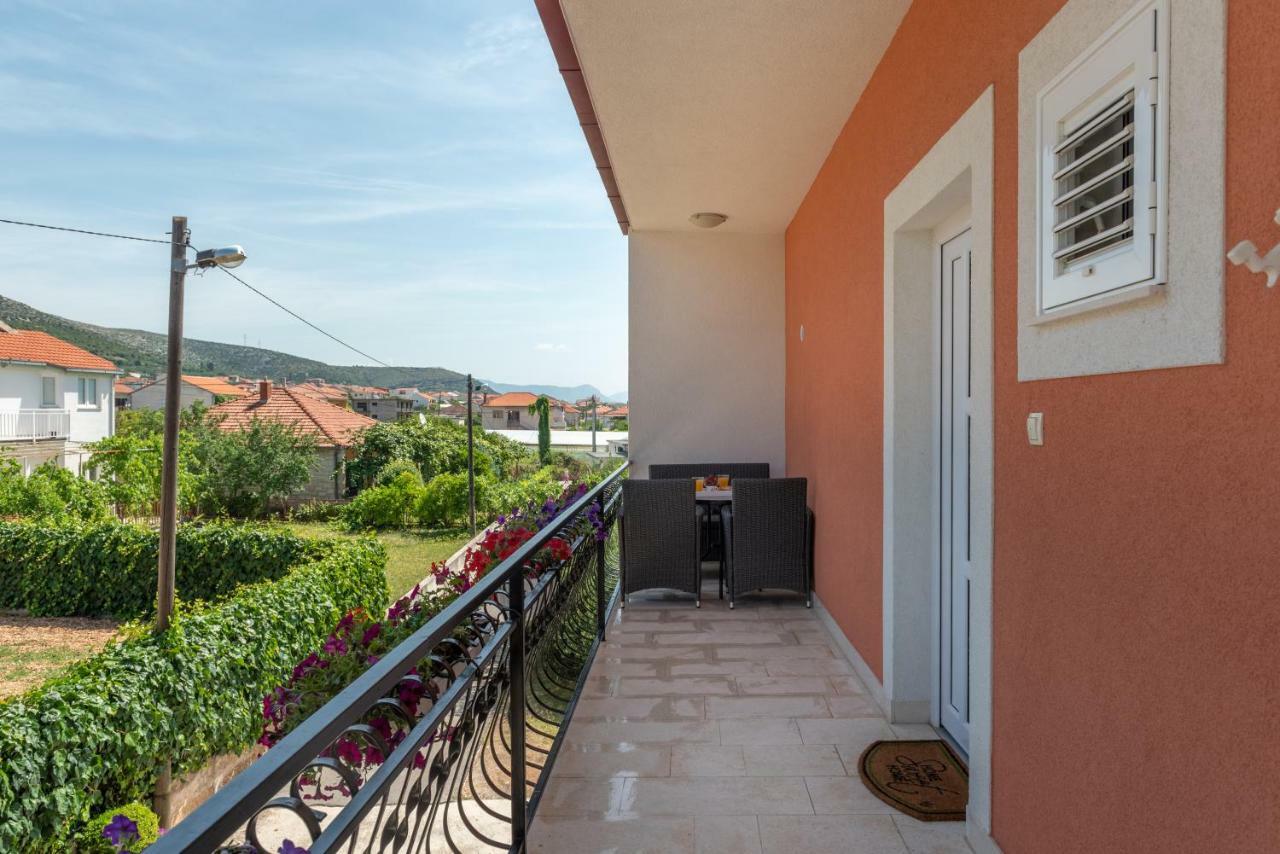 Marinella Apartment Трогир Екстериор снимка