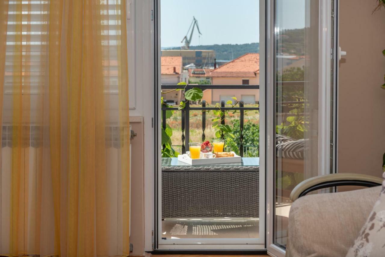 Marinella Apartment Трогир Екстериор снимка
